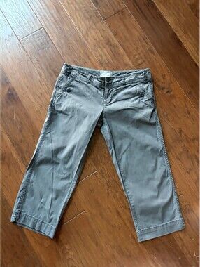 American Eagle Women's Cropped Pants Size 4 Gray